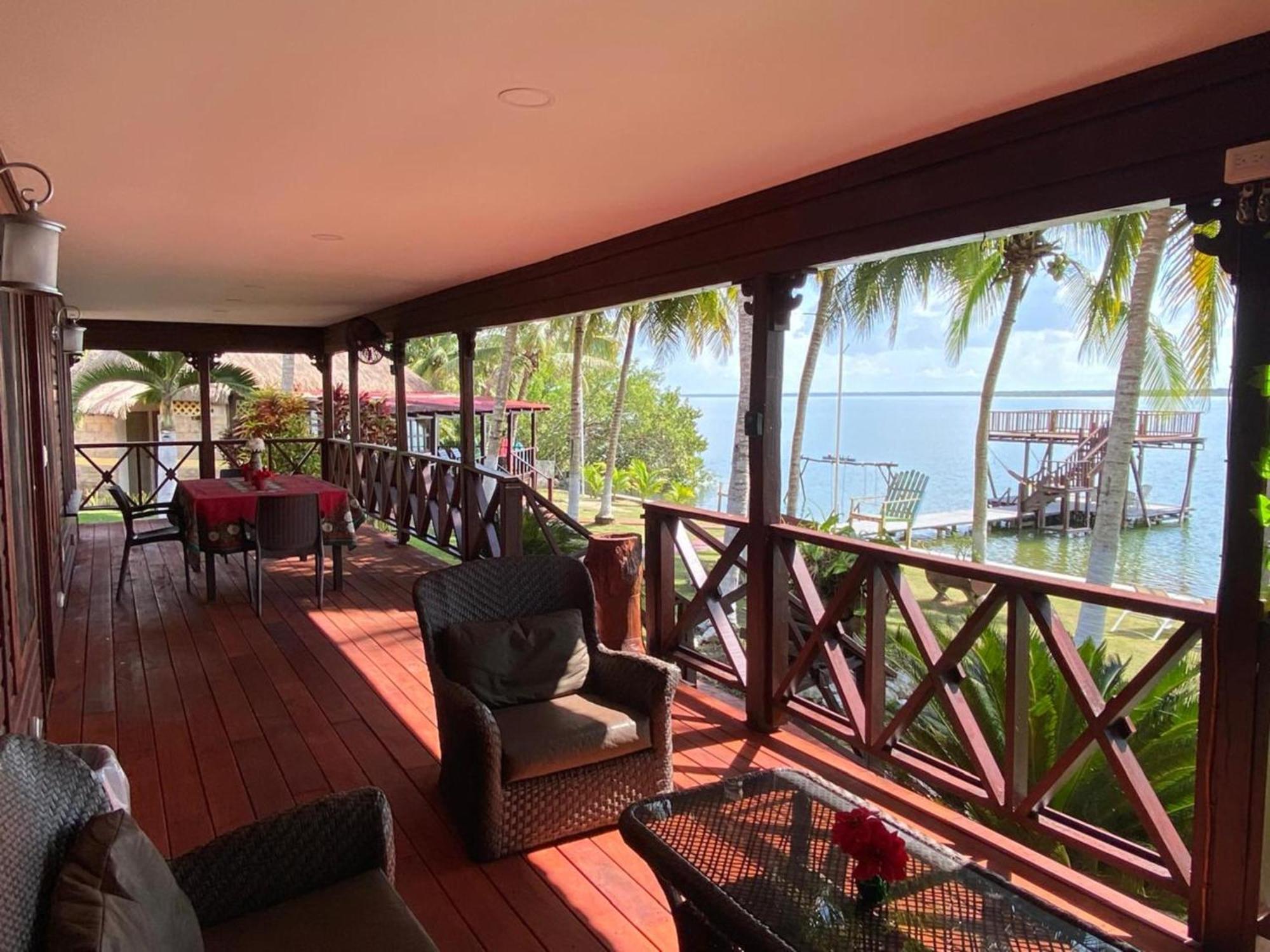 Coras Place Bacalar Lagoon Front Room photo