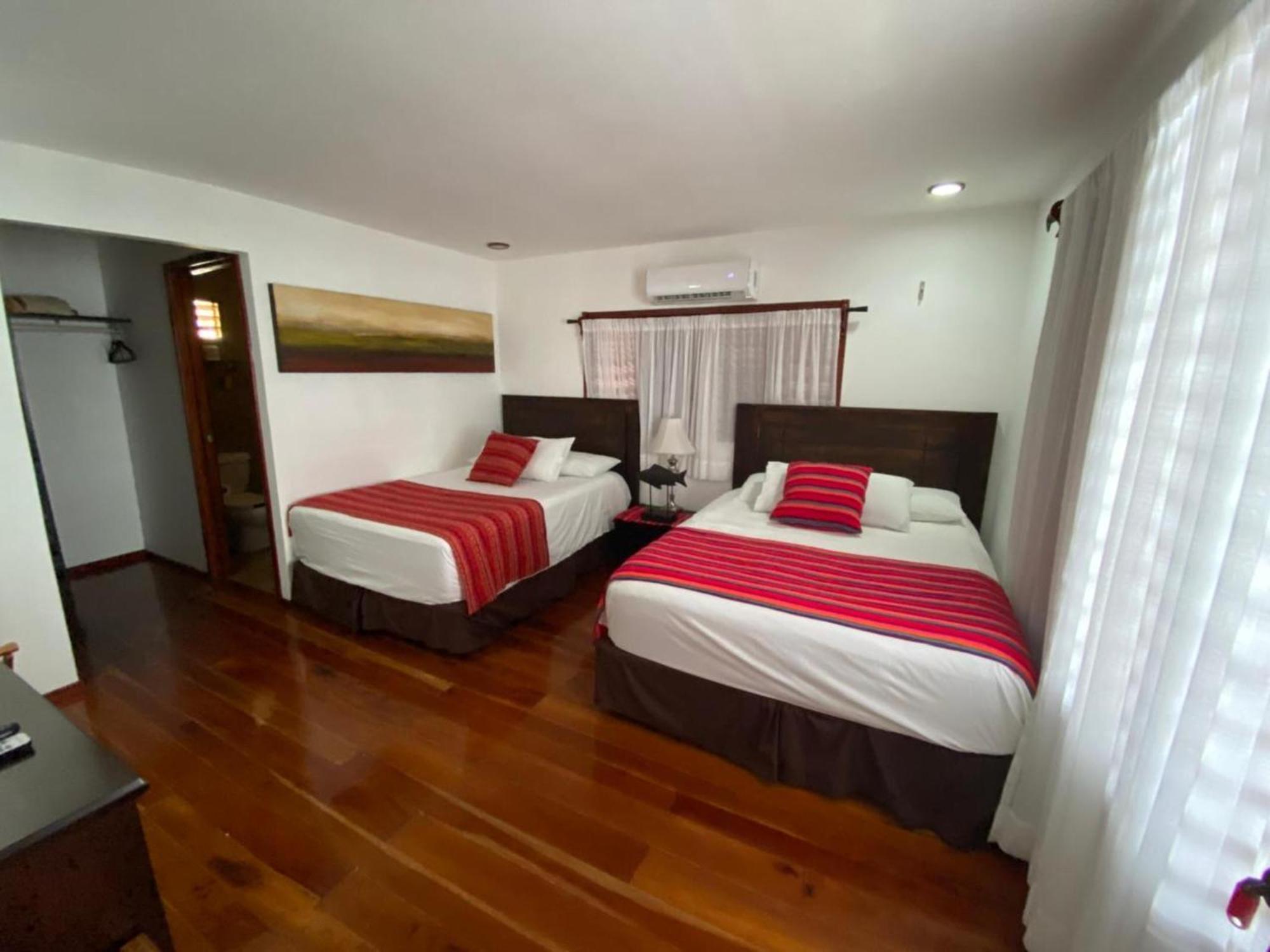 Coras Place Bacalar Lagoon Front Room photo