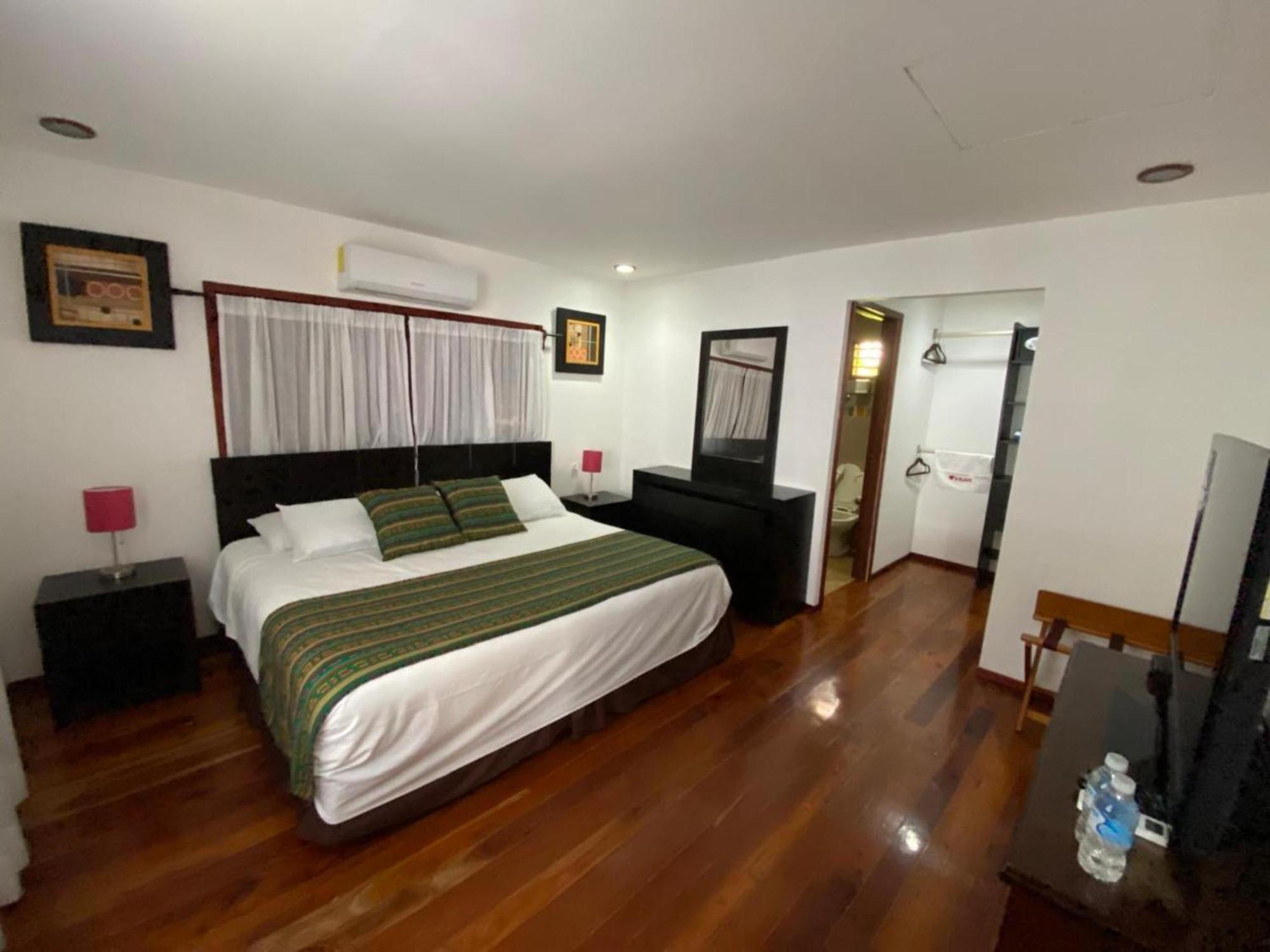 Coras Place Bacalar Lagoon Front Room photo