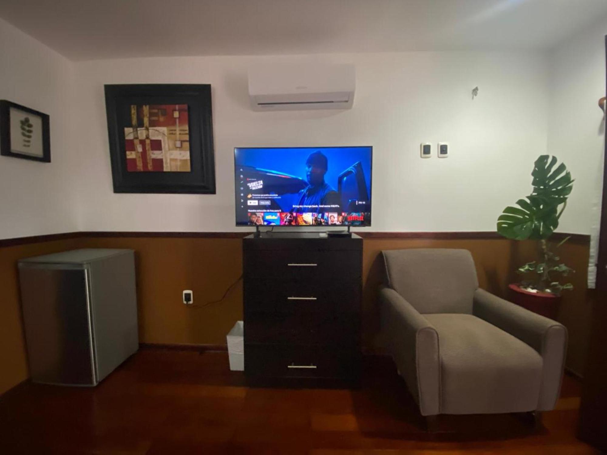 Coras Place Bacalar Lagoon Front Room photo